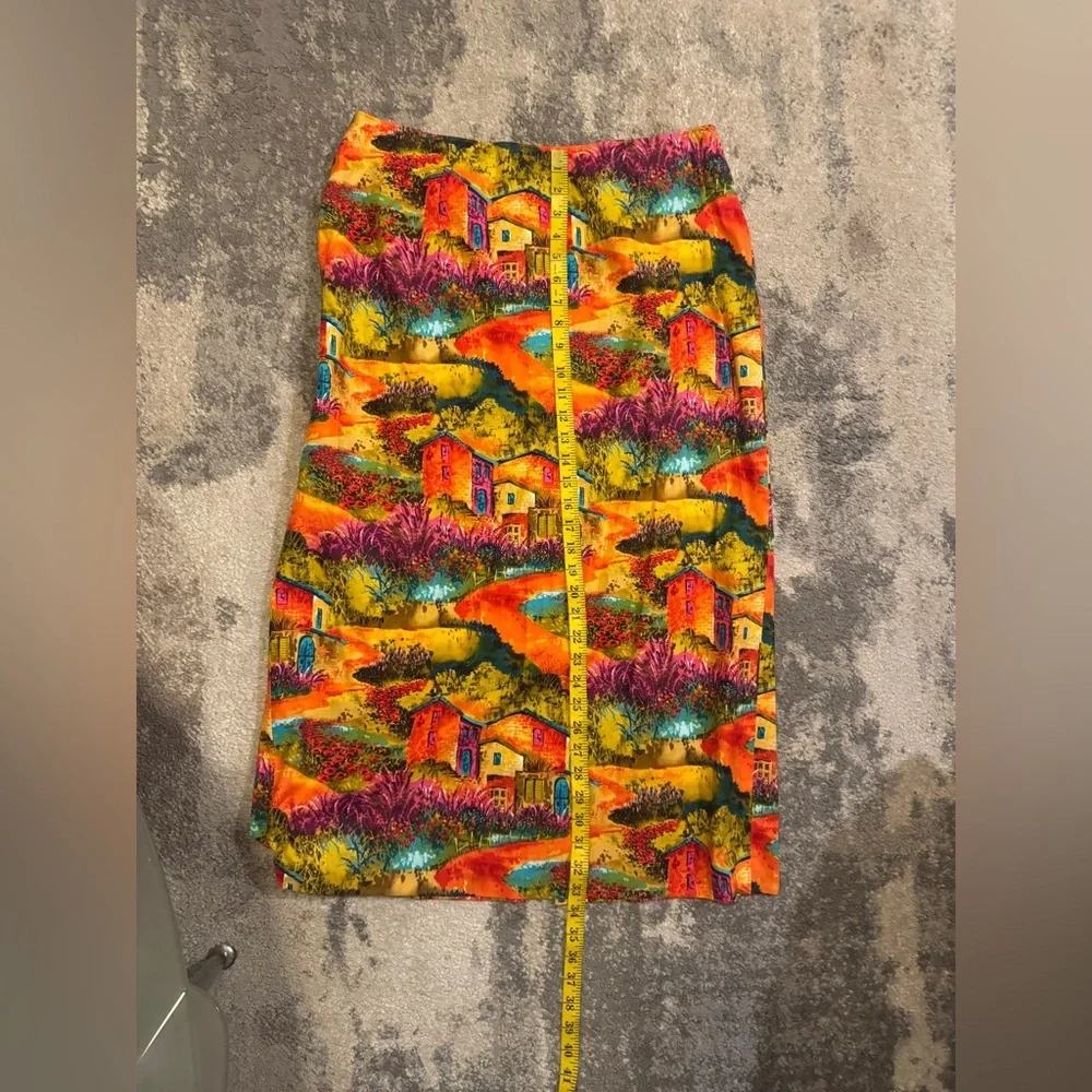 Women’s Colorful Scenic Print Skirt-Source Unknown